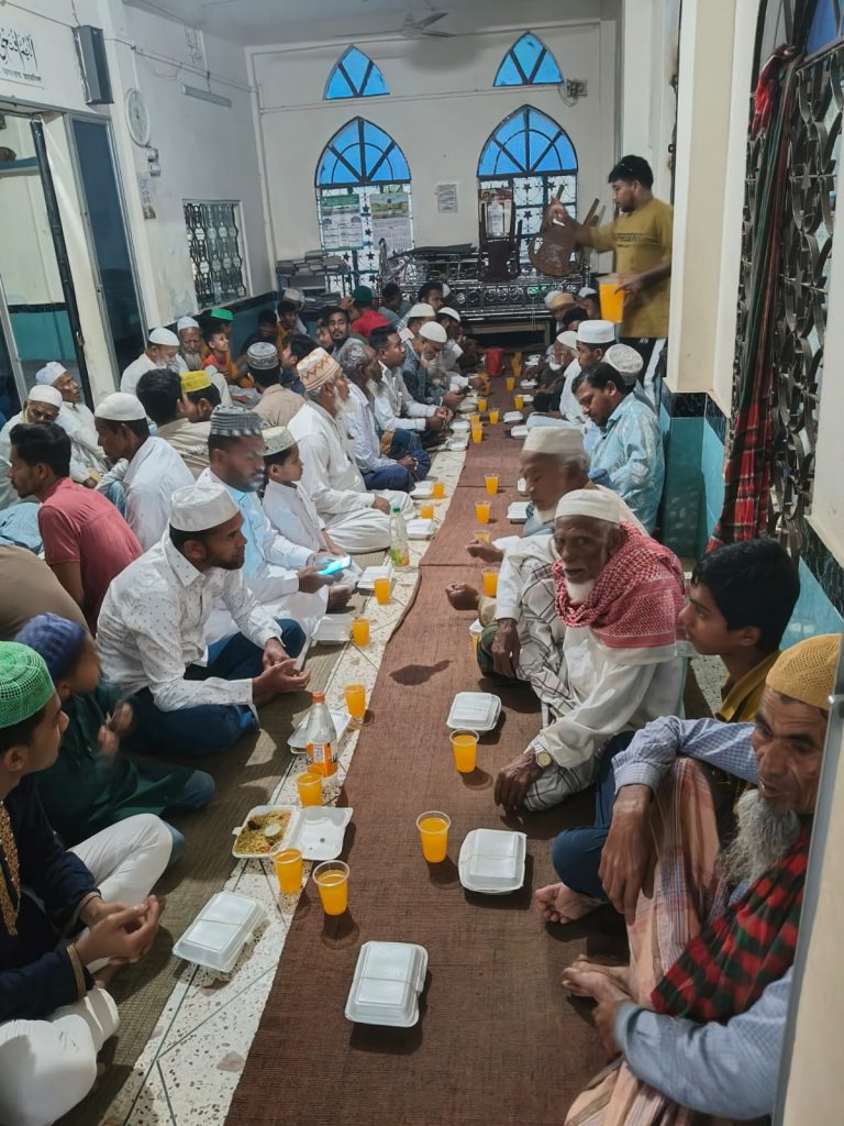 চন্দনাইশে হিলফুল ফুজুল ইসলামী সংস্থার আয়োজনে ইফতার মাহফিল ও কবরবাসীদের জন্য দোয়া মাহফিল অনুষ্ঠিত